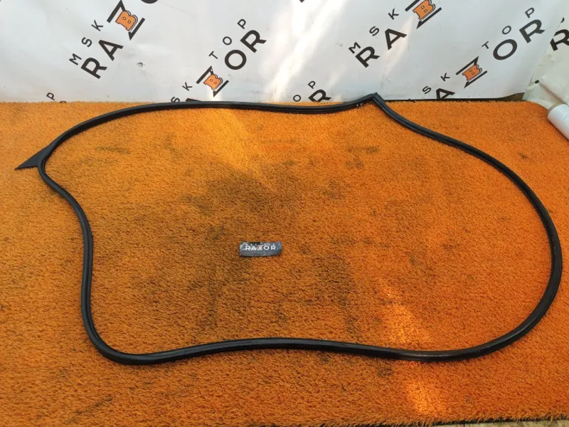 Уплотнитель двери