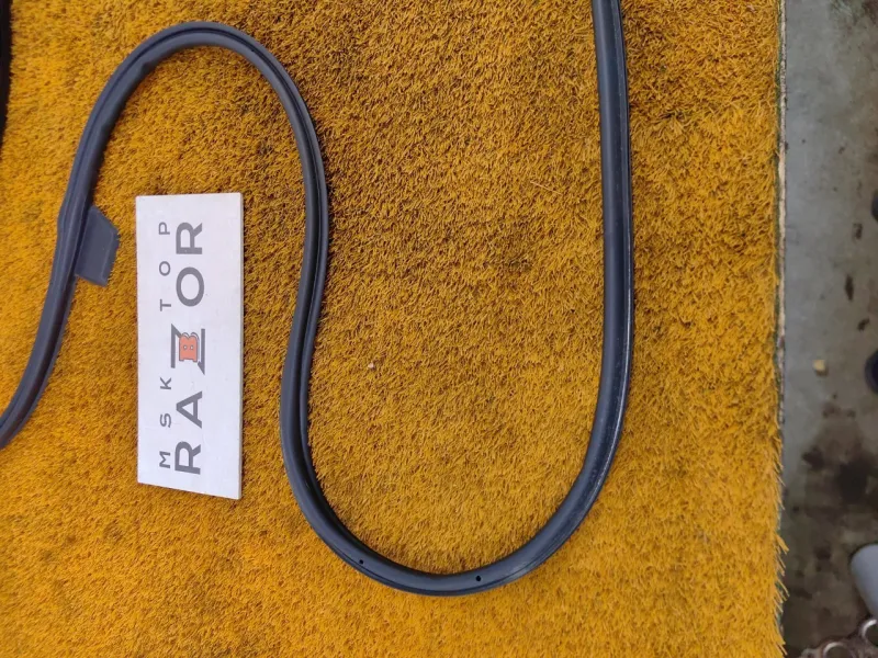 Уплотнитель двери