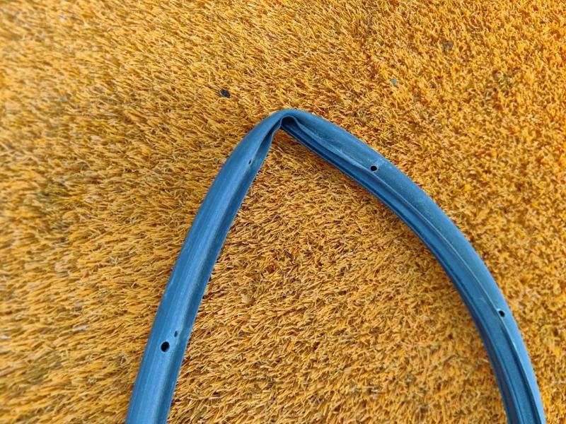 Уплотнитель двери