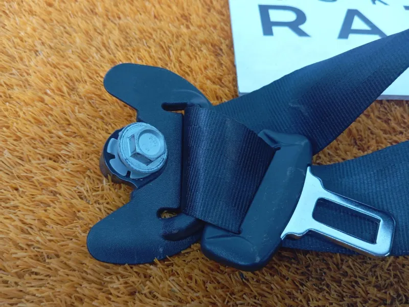 Ремень безопасности