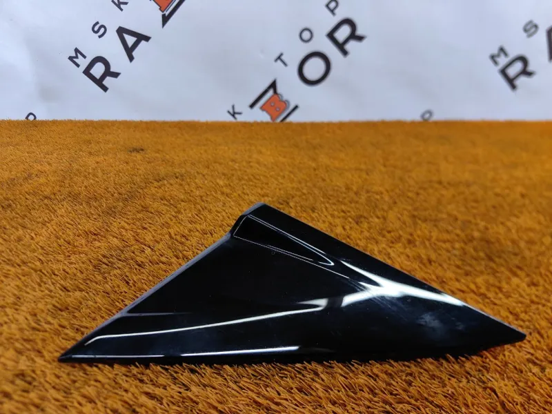 Уголок двери