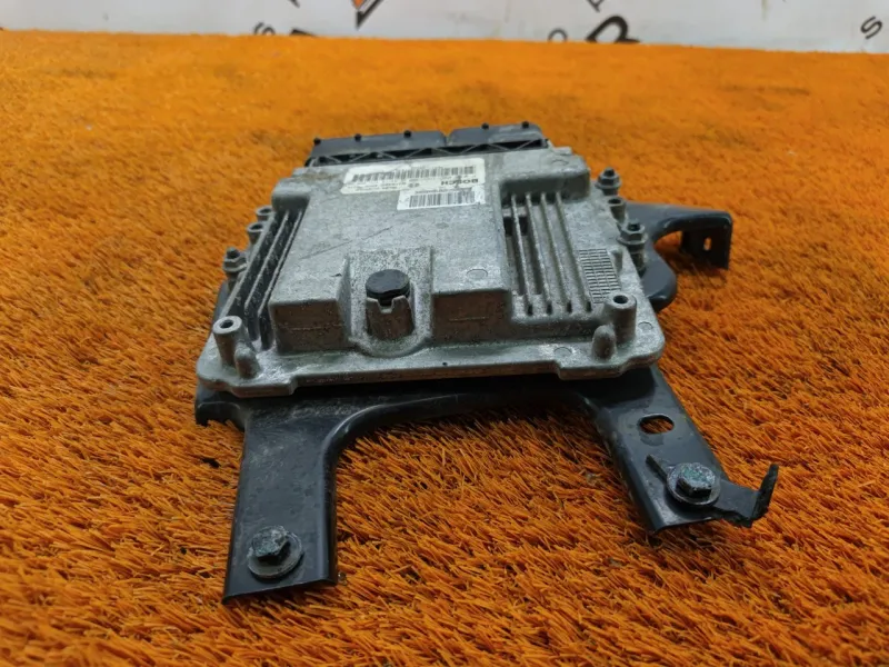 Блок управления двигателем