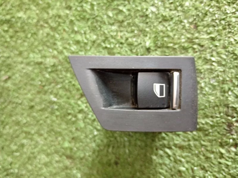 Кнопка стеклоподъемника