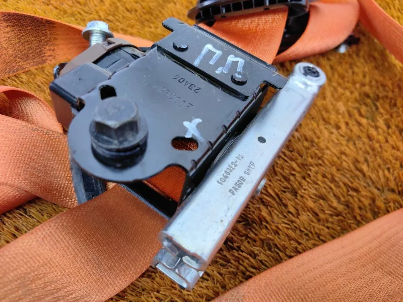 Ремень безопасности