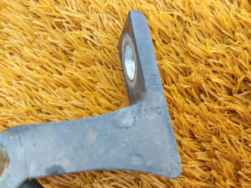 Петля двери