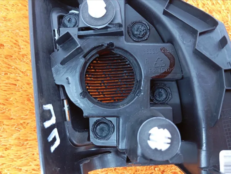 Уголок двери