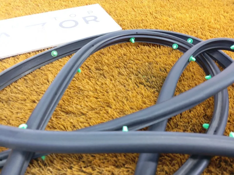 Уплотнитель двери