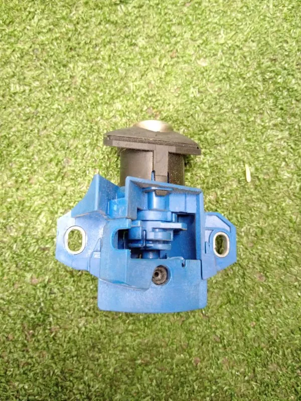 Личинка замка багажника