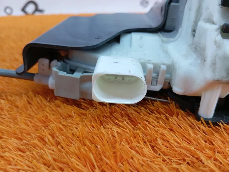 Замок двери