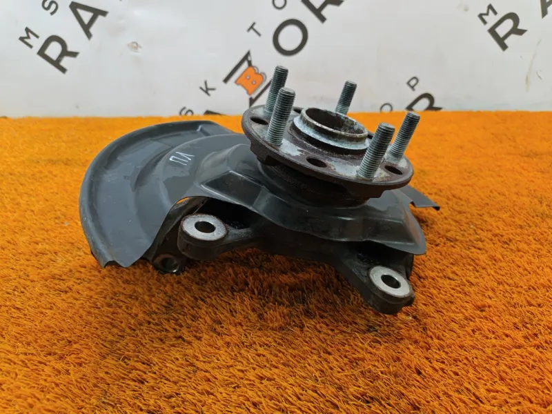 Кулак поворотный