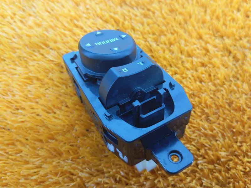 Блок управления зеркалами