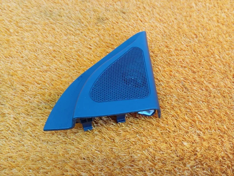 Уголок двери