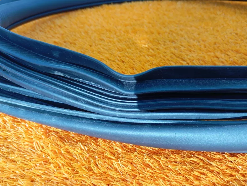 Уплотнитель проема двери