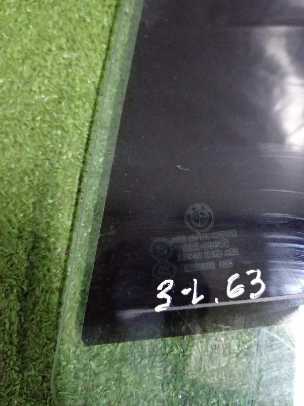 Стекло двери BMW X1 2010 51352990299 E84, заднее левое