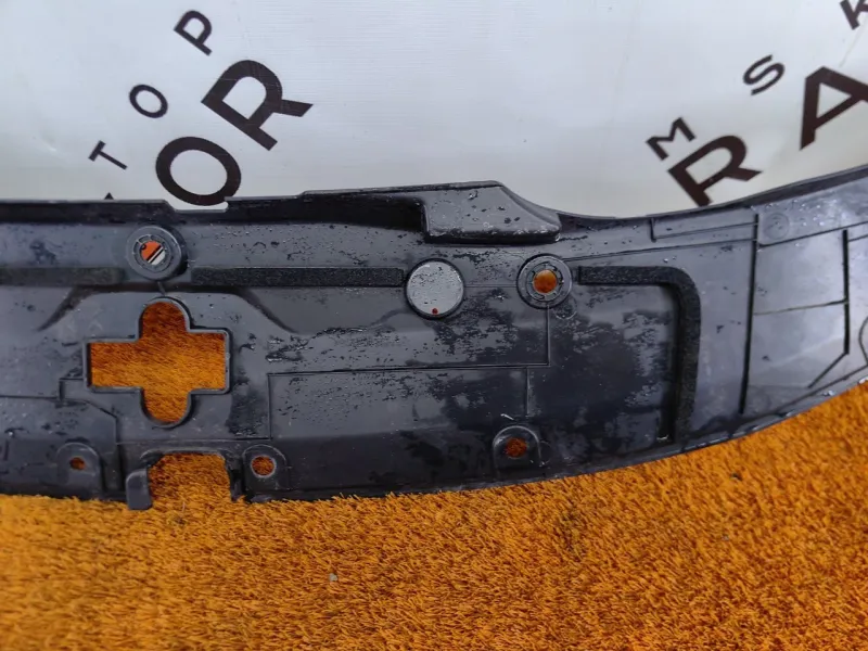 Накладка замка капота