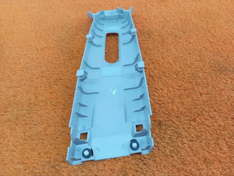 Обшивка центральной стойки