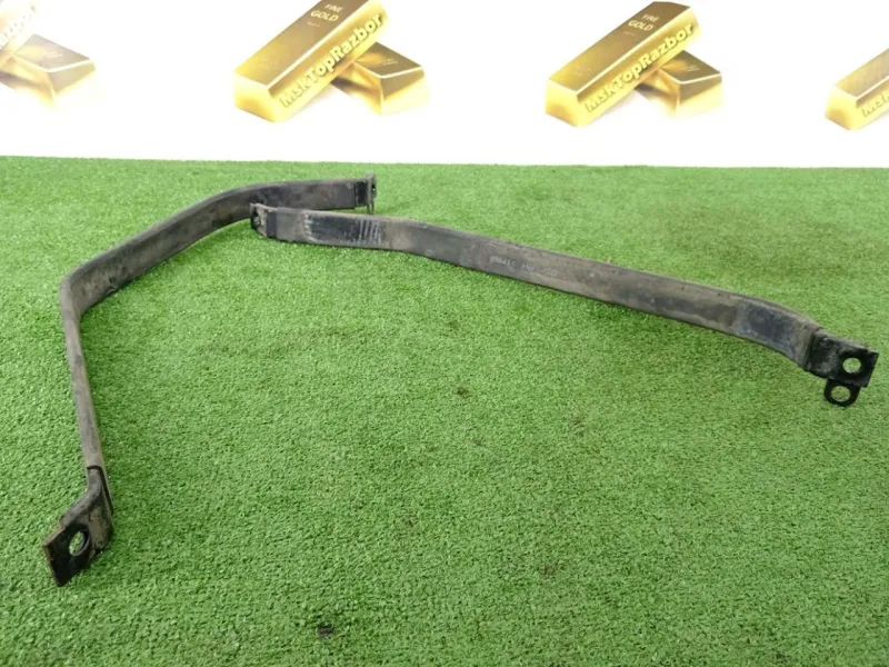 Крепление топливного бака