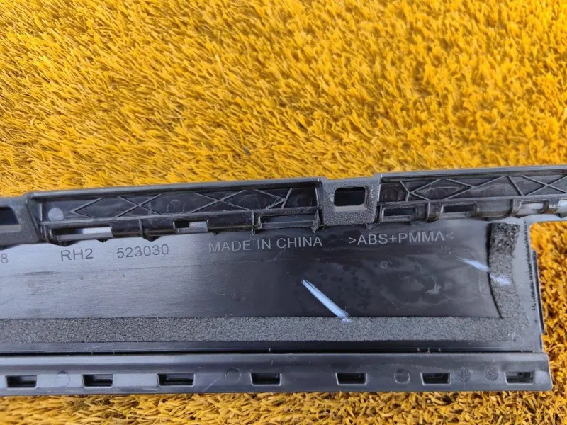 Молдинг двери