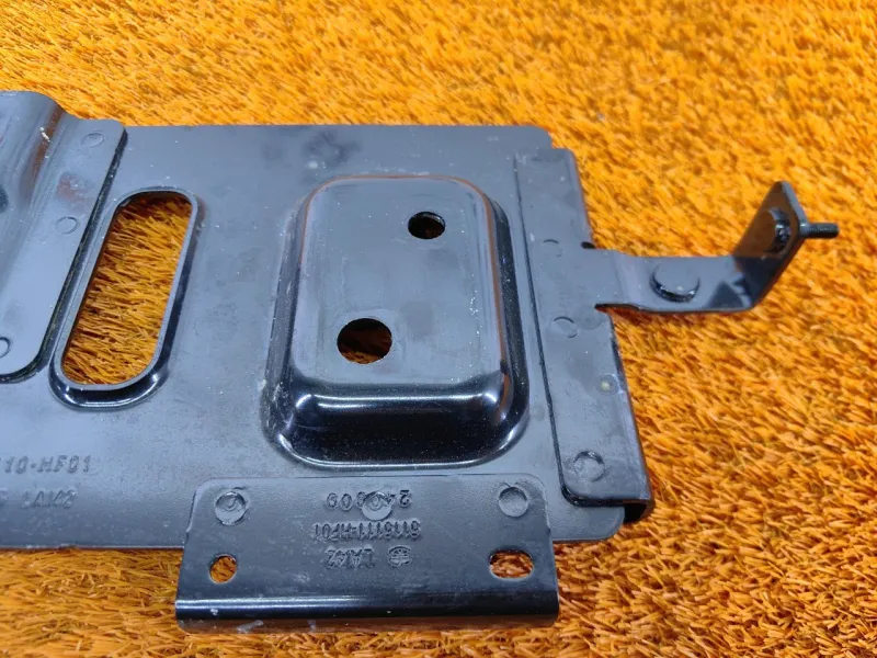 Кронштейн АКБ