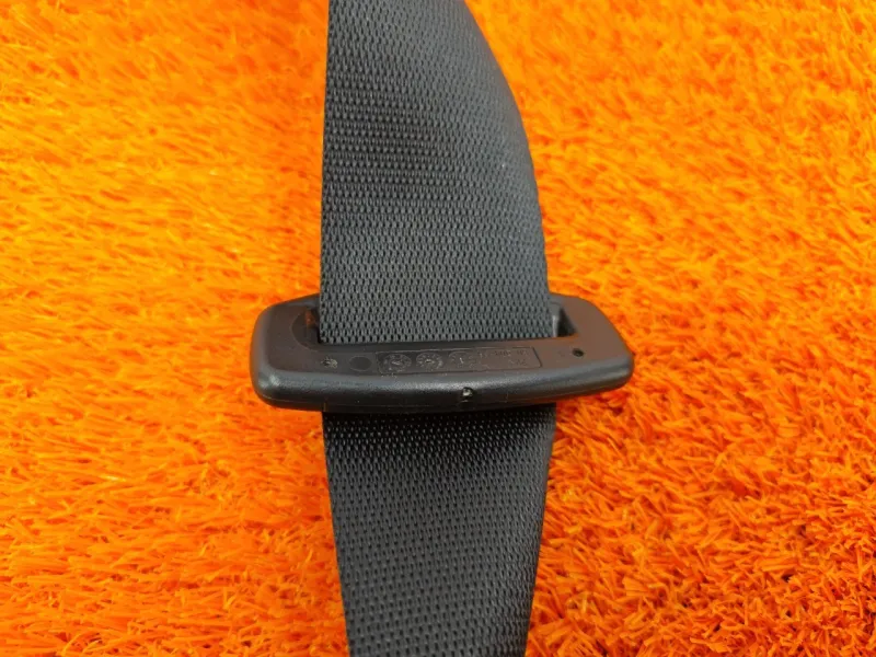 Ремень безопасности