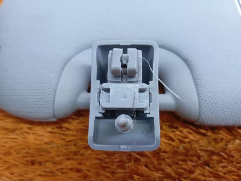 Козырек солнцезащитный