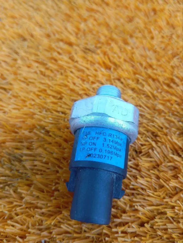 Датчик давления компрессора кондиционера