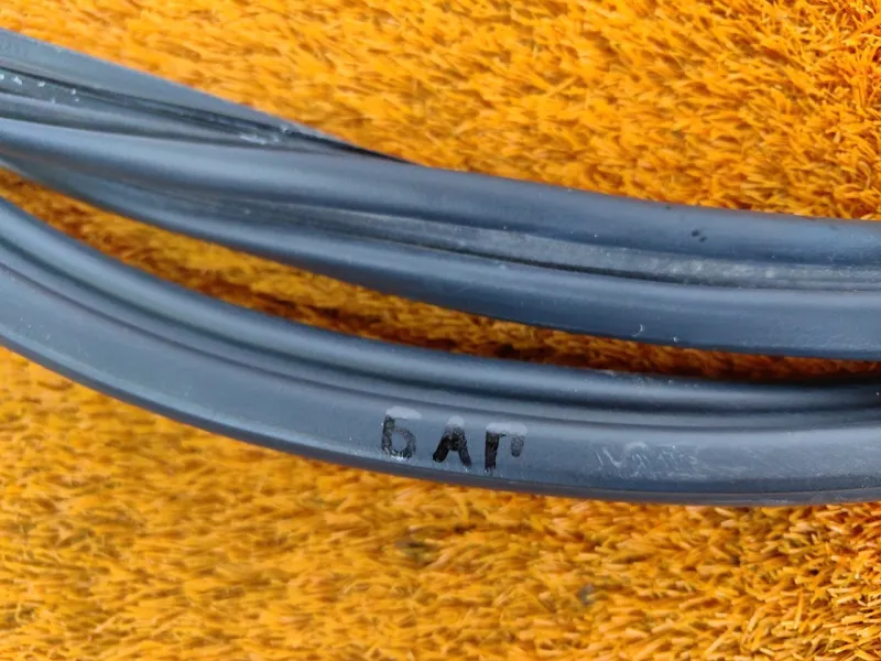 Уплотнитель багажника