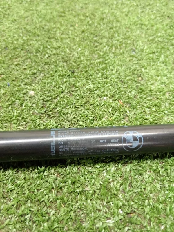 Амортизатор багажника