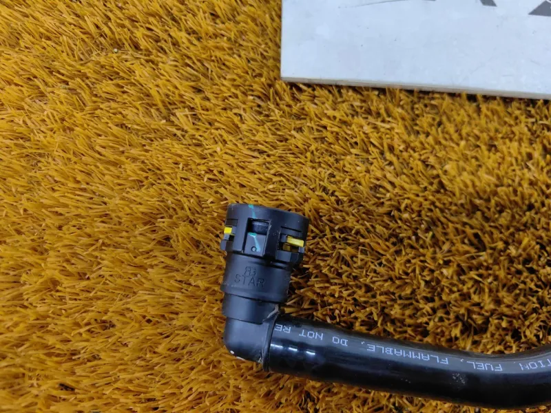 Трубка топливная