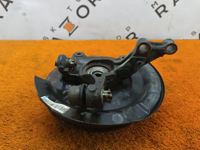 Кулак поворотный