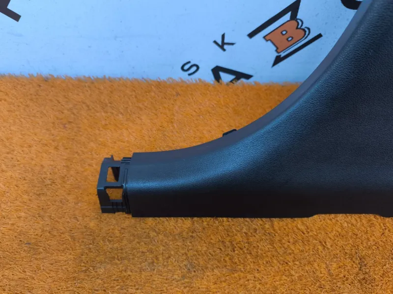 Обшивка центральной стойки