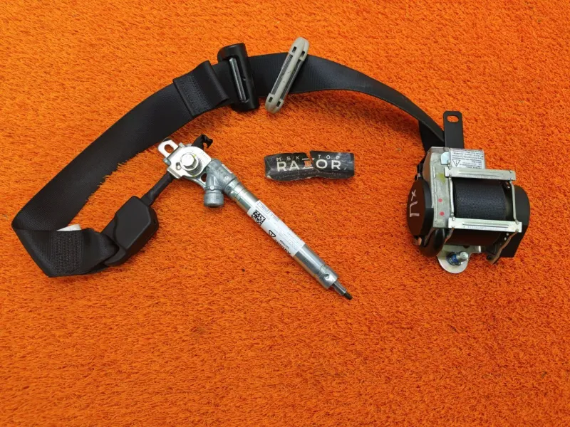 Ремень безопасности