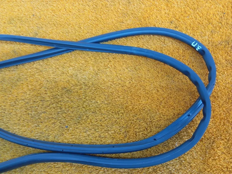 Уплотнитель двери