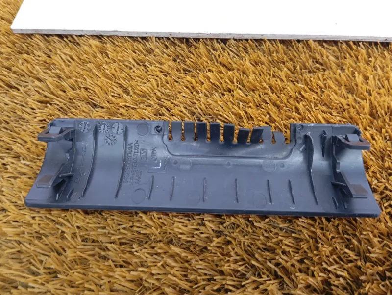 Обшивка центральной стойки