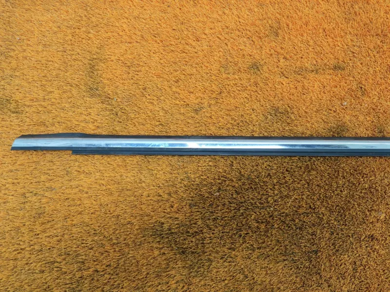 Молдинг стекла