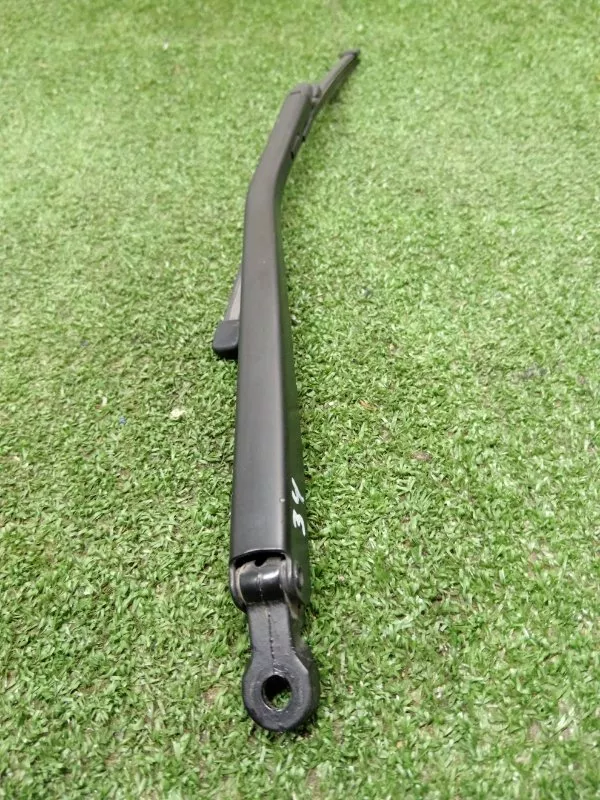 Дворник задний