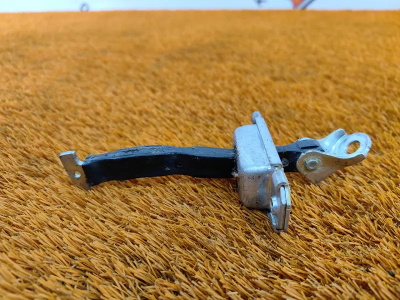 Ограничитель двери