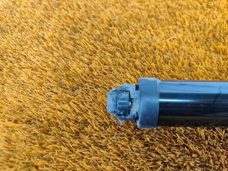 Амортизатор крышки багажника