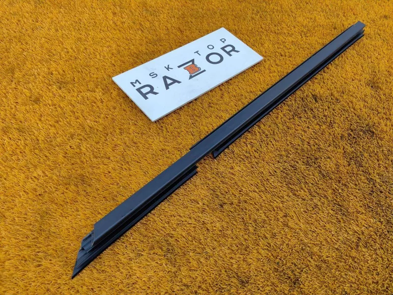 Уплотнитель стекла двери