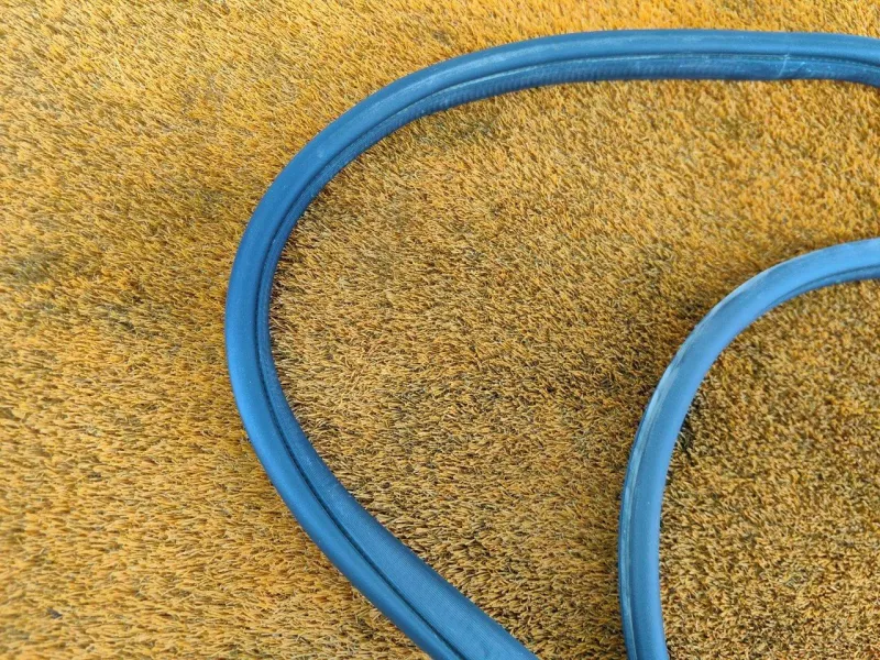 Уплотнитель проема двери