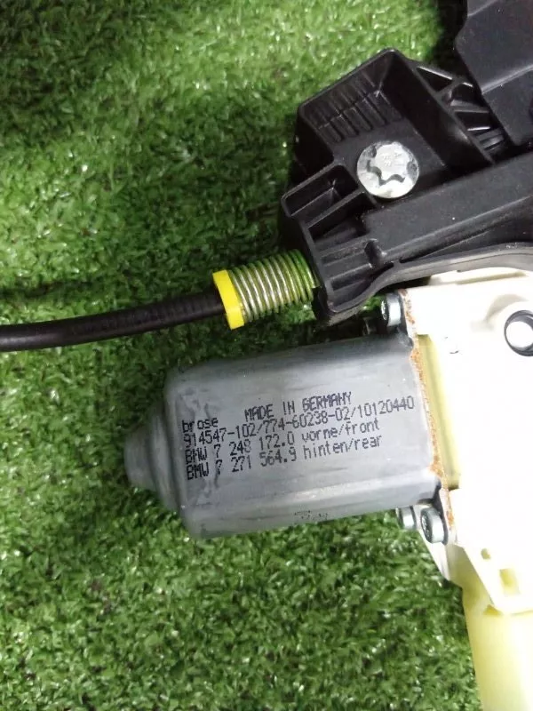 Стеклоподъемник BMW 5-Series 2011 51337182132 F10, передний правый