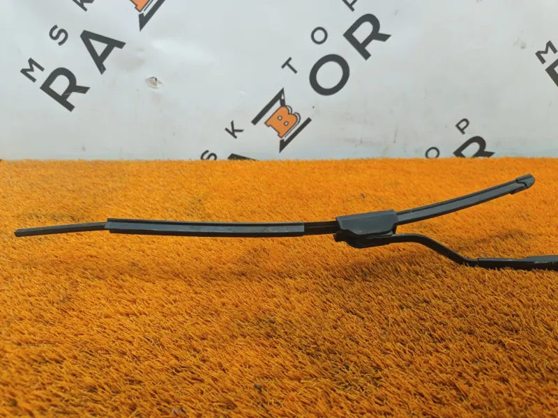 Поводок стеклоочистителя лобового стекла