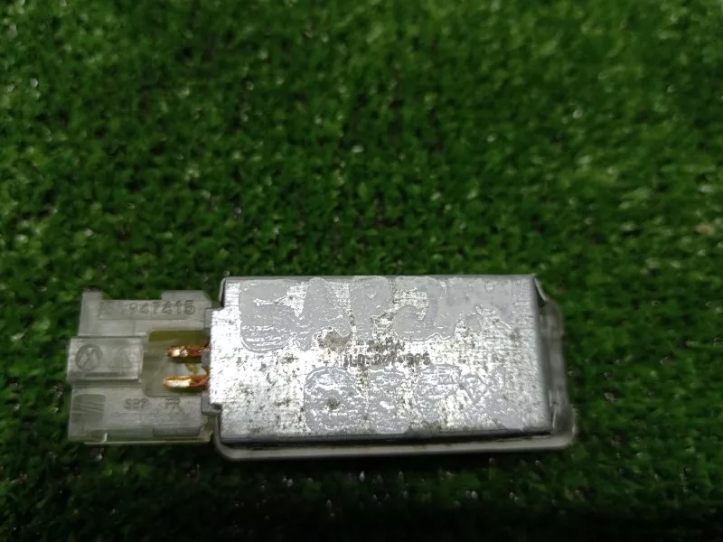 Плафон подсветки бардачка