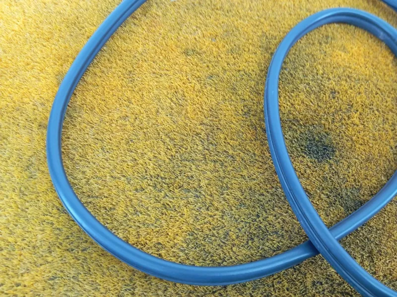 Уплотнитель проема двери