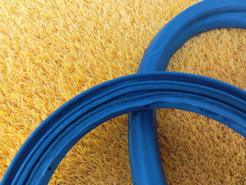 Уплотнитель багажника