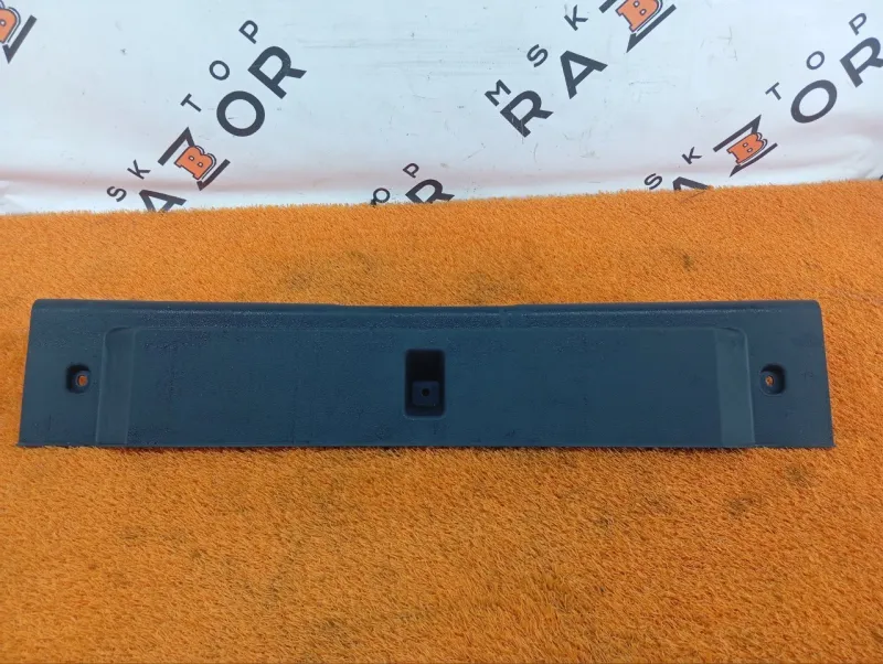 Накладка замка багажника