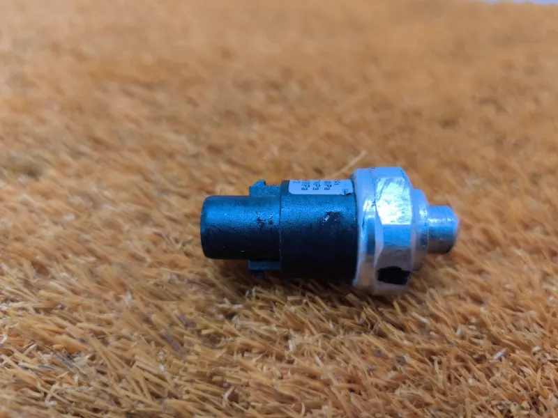 Датчик давления компрессора кондиционера