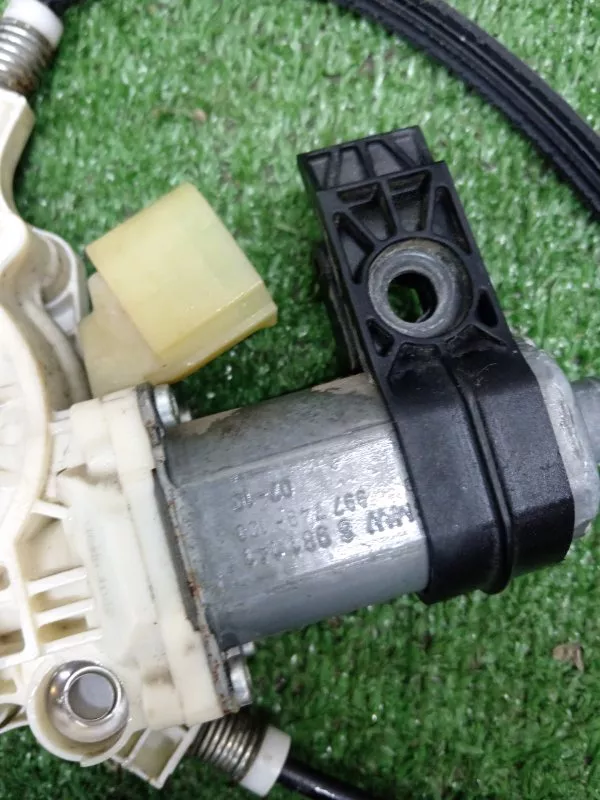 Стеклоподъемник BMW 5-Series 2007 51337184383 E60/E61, передний левый