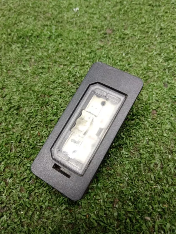 Плафон подсветки багажника