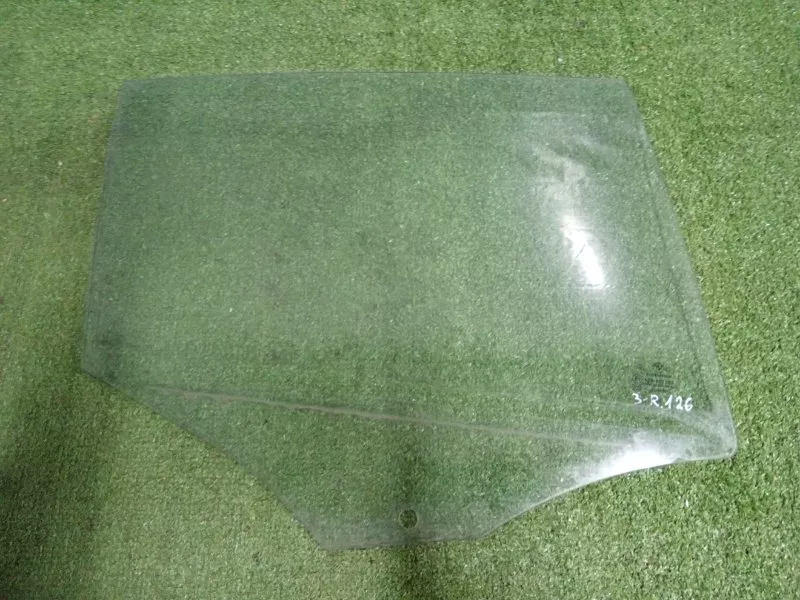 Стекло двери BMW 1-Series 2008 51357067794 E87, заднее правое